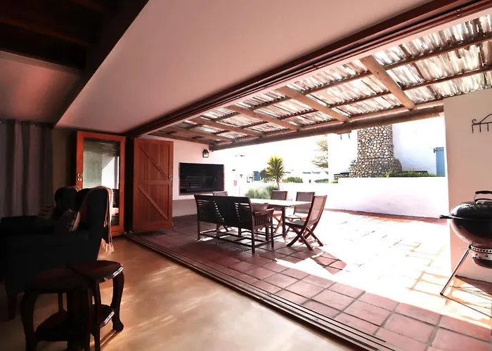 Sea Pearl Holiday Home